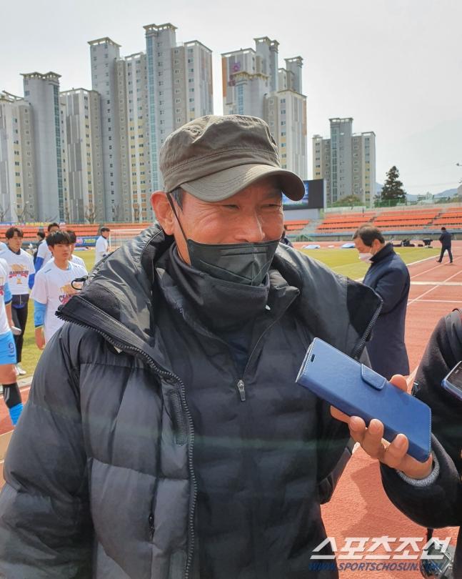 선문대 안익수 감독 '선수들, 우승에 도취되지 말고 더 성장하길'